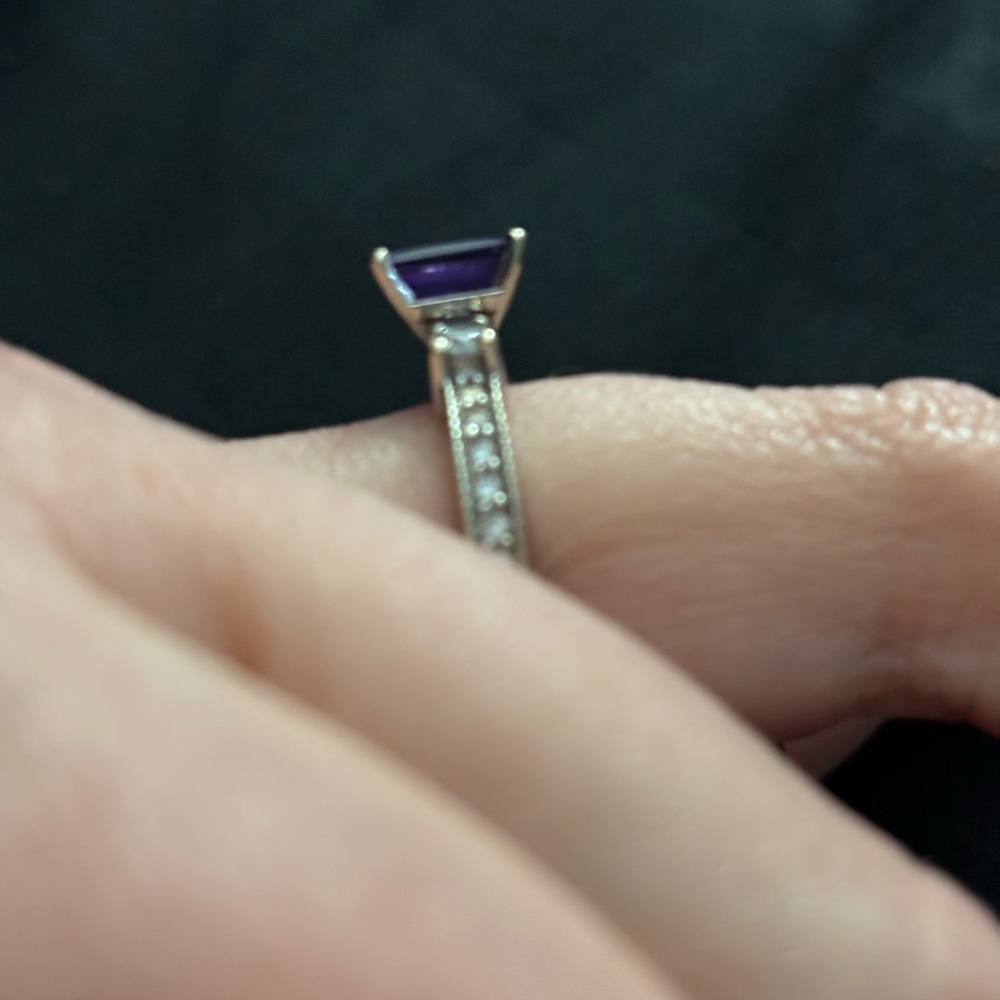Beautiful Amethyst Ring - Picture 9 of 10